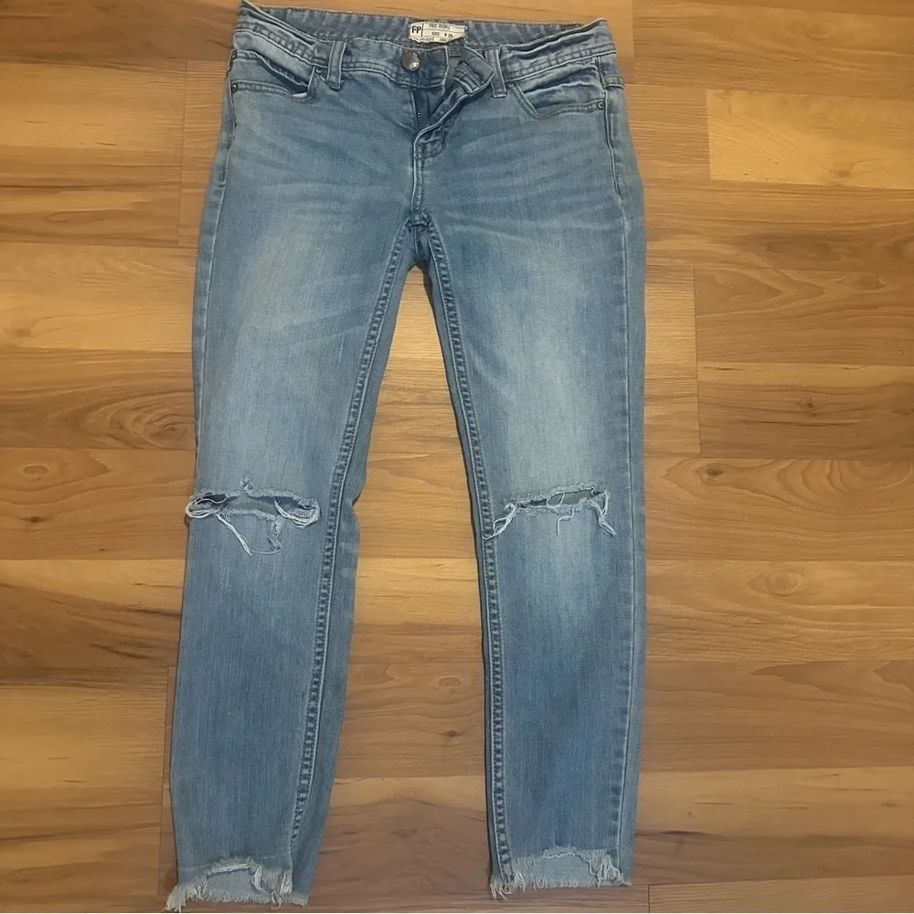 Free People Light Blue Distressed Ankle Jeans